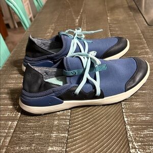 OluKai Men's Navy and Black Sneakers